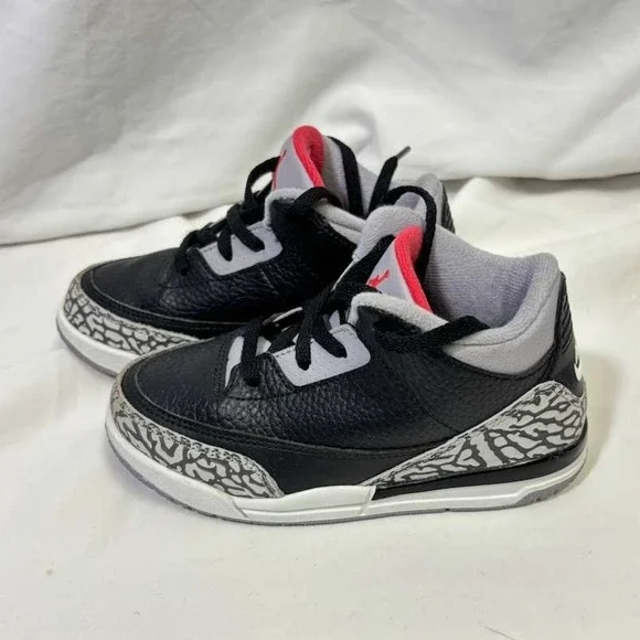 Air Jordan 3 Retro Youth Size‎ 10C Black Red Lace Up Boys - Picture 2 of 5